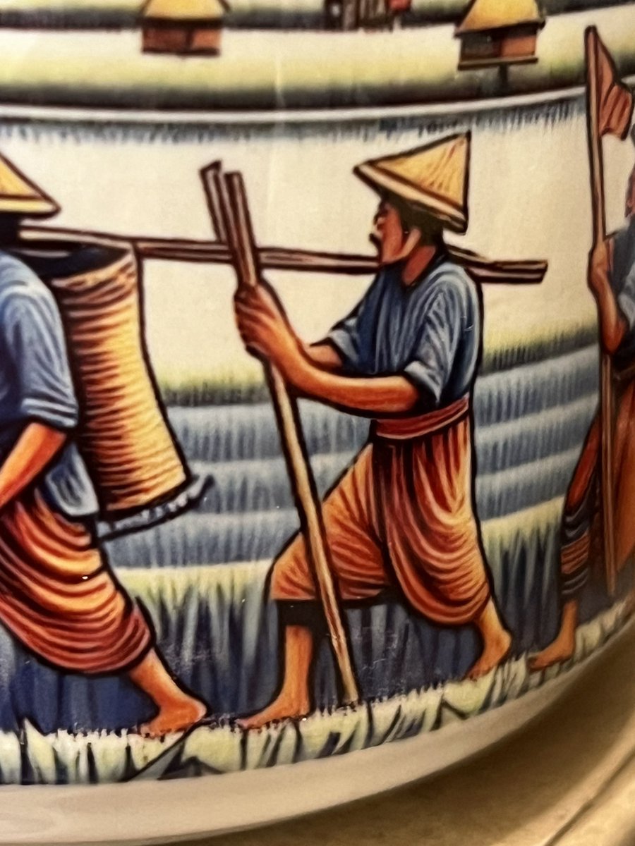 reenxreen's tweet photo. Saw these mugs sa Kultura section ng SM department store..

Am I the only one who thinks that the designs look AI GENERATED? If so, sana they could’ve just showcased genuine Filipino art from local artists rather than something na AI generated tapos good for selling na agad,, https://t.co/Ai4fEPP37w
