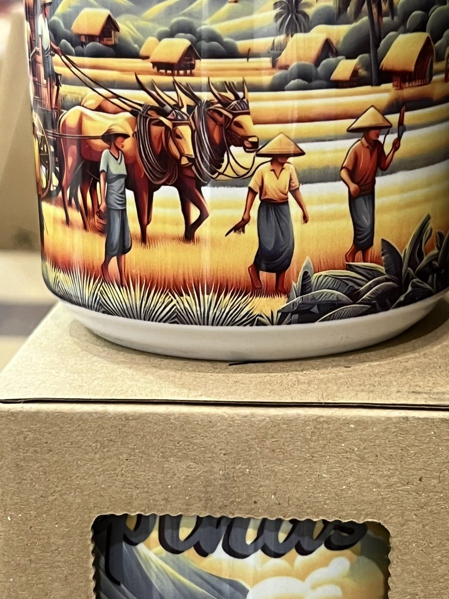 reenxreen's tweet photo. Saw these mugs sa Kultura section ng SM department store..

Am I the only one who thinks that the designs look AI GENERATED? If so, sana they could’ve just showcased genuine Filipino art from local artists rather than something na AI generated tapos good for selling na agad,, https://t.co/Ai4fEPP37w