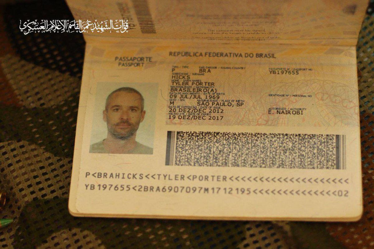 — 🇵🇸/🇮🇱 NEW: Martyr Omar Al-Qasim Forces, have released images showing the belongings and captured military equipment of Israeli soldiers following clashes in north Gaza

Among the photographed items is the passport of a soldier who is a Brazilian national.