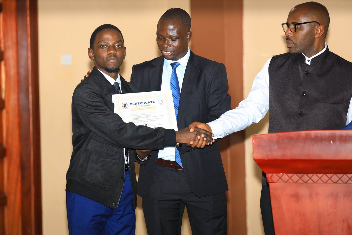 dsamulago's tweet photo. A delegate of students, led by His Excellency Bugembe Sudais (DSA president) graced the ceremony too and on top of this received Certificates in recognition of their attendance and zeal to venture more within the realm of the Dentistry Profession. https://t.co/BxrqRJ9mtz