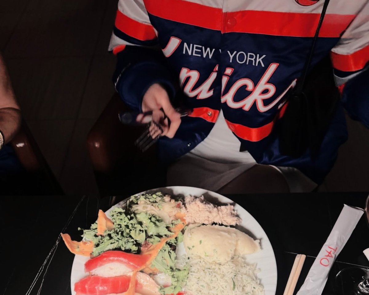 Iiaisoned's tweet image. ⠀ ⠀ 

          ⠀⠀❲ SNS UPDATE ❳ from liaisoned.⠀⠀⠀⠀ ⠀
⠀             ⤷  「 GMT-05 」 06:00 — 토요일.ᐟ
⠀ 
⠀ ⠀         the  vibe  in question last night. 

⠀