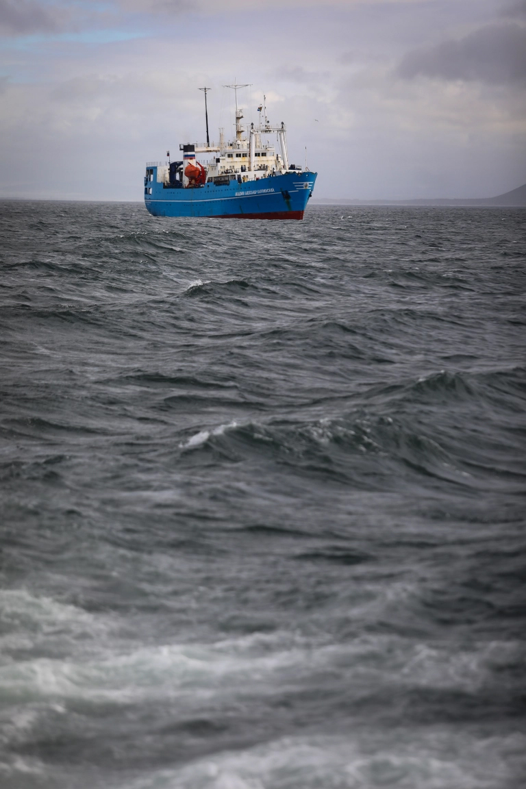 Springbok1973's tweet photo. #VodkaConHielo
One of the quietest Russian spy trawlers is the AK KARPINSKIY. A creepy rusty boat fully equipped with naval electronics. She prefers to fish for info rather than cod.
Este tétrico pesquero, herencia de la guerra fría, es uno de los más...HILO
#PescandoCables https://t.co/xEksA5l2NO