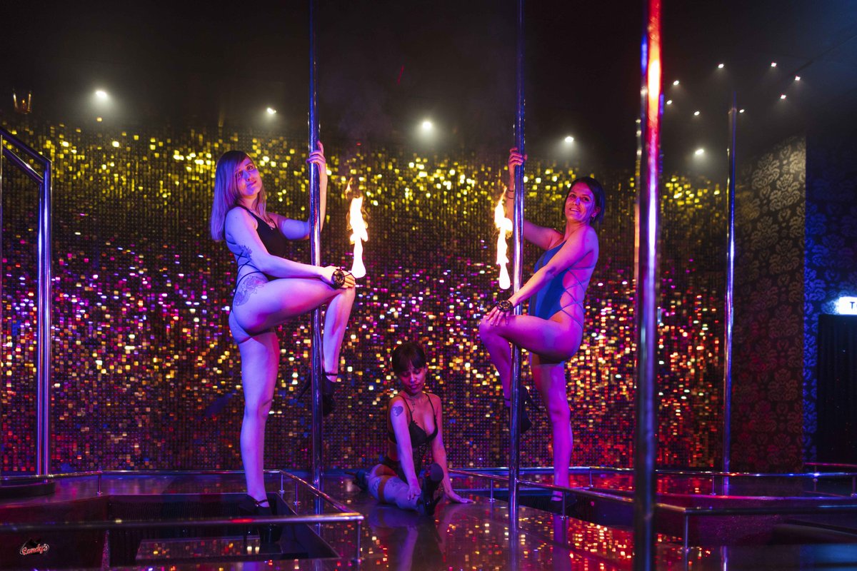 CandysRevueBar's tweet photo. Turn your night into a fantasy!
#CandysFantasyWeekend #AfterSchoolTemptations #DetentionDarlings #LessonsInLust #WeekendAtCandys https://t.co/tLvWg7Mt99
