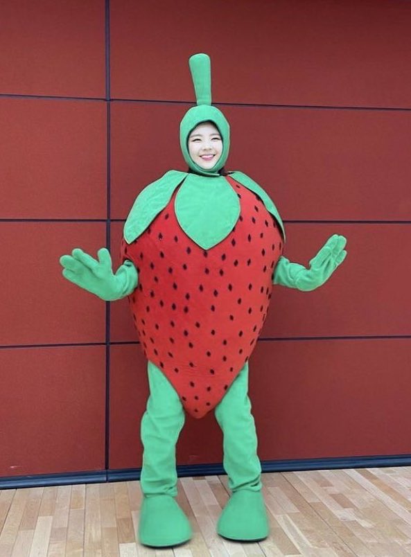 O72I_VI7's tweet photo. 🍓🍓🍓💗💗 https://t.co/LO968hPqjL