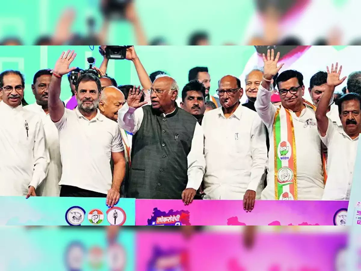 AnayPethe's tweet photo. Samajwadi Party quits MVA in Maharashtra over Hindutva thought.

#MVA https://t.co/pDoX9Jad5F