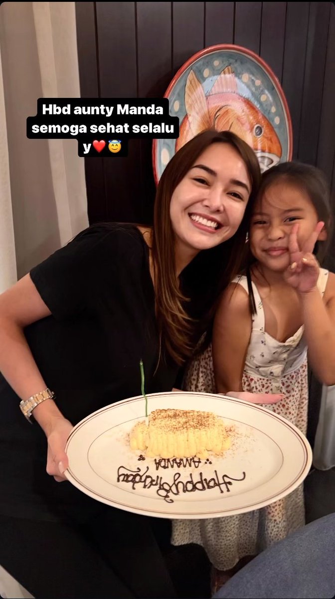 ElKurnia6's tweet photo. Leah dan aunty Manda ๐ฅฐ๐ฅฐ
#AMazing25
#AmandaManopoTurning25th https://t.co/d9XftaJ6GX