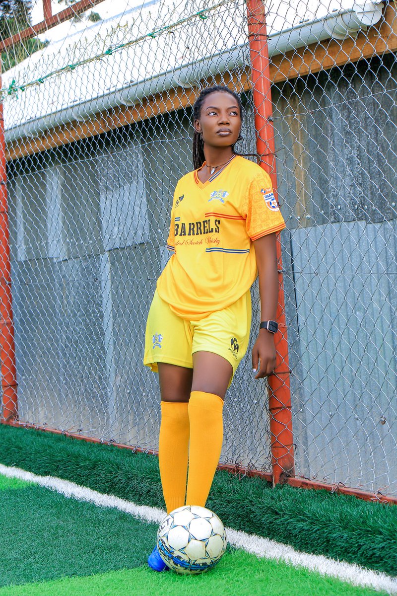 It will be either white or Yellow 🥰💃🦁🦁