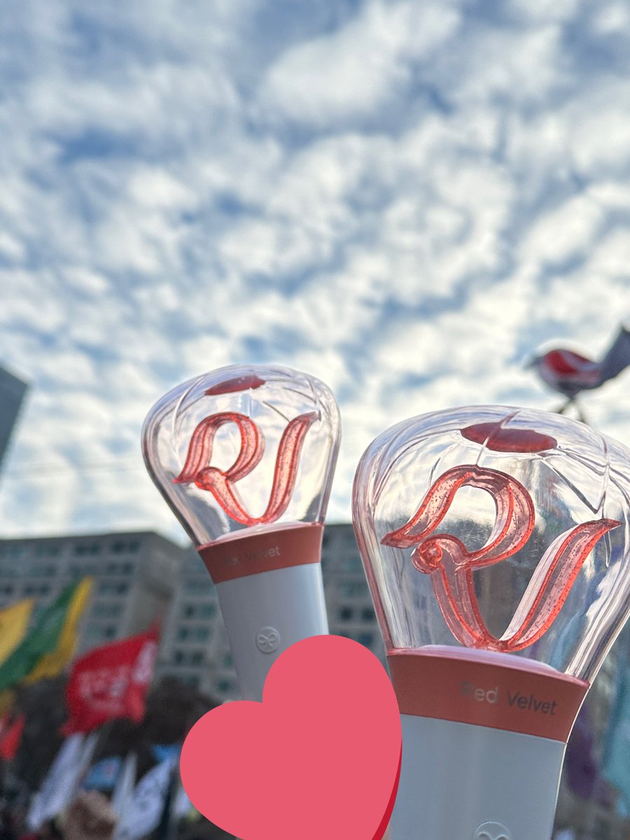 bbibbi__3's tweet photo. 힘을 보태고 왔어요...
우리가 가진 빛을 모아 https://t.co/wDQYnYvIsv