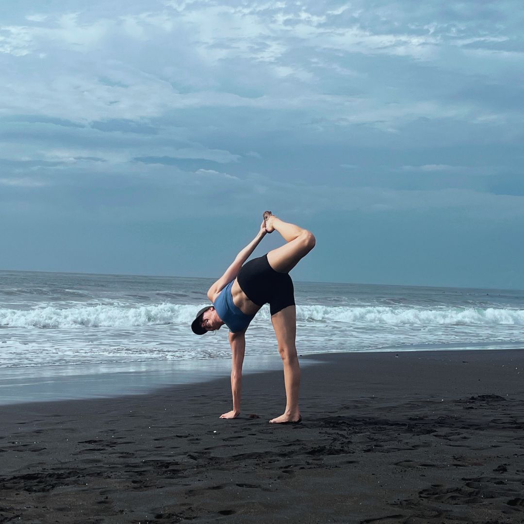 Baliyttc's tweet photo. Connect with nature through calming yoga sessions on Bali’s beautiful beaches.

https://t.co/4IXJj4Y3sj

#Yoga #yogateacher #ytt #baliyttc #yogatraining #Google https://t.co/7BNKHl3iyS