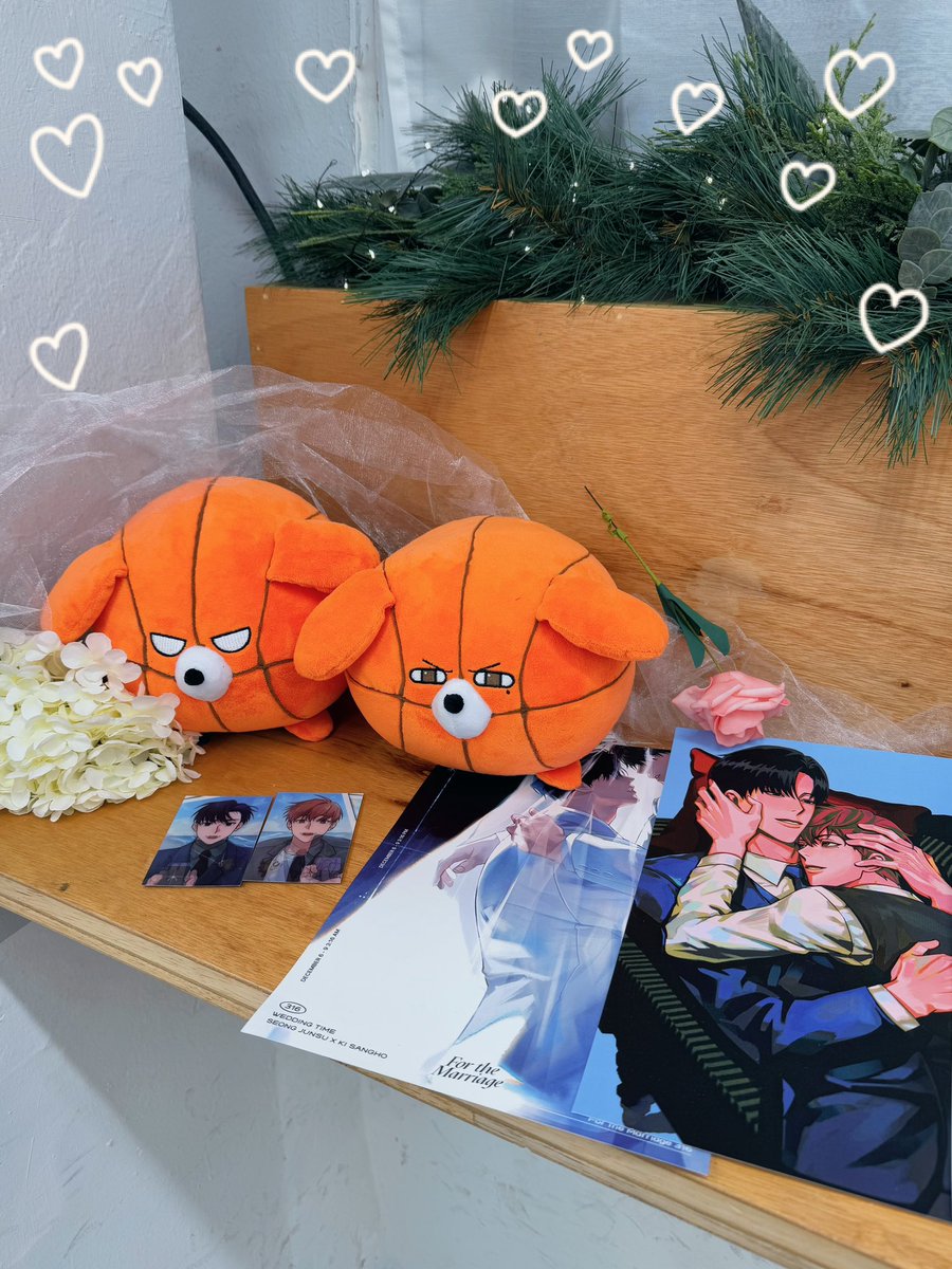 666LoVeluv666's tweet photo. 짱 친절하신 주최님들 체고 ><
준이상이 결혼 추카한다 ^ㅡ^ 행복해야한다……
(펠트인형 바로 가방에 달았어요 너무나도 행복되………💙💙)

#결혼의무게를_정확하게느껴야돼 
#가장_푸른_청혼을_서로에게
#MARRY_M3_DARL1N6 https://t.co/KjdETttGW6