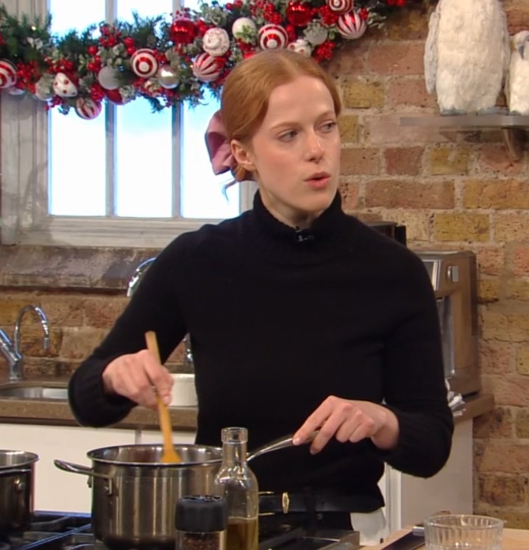 women_food_wifi's tweet photo. We love #HumbleCrumble on @SaturdayKitchen #SaturdayKitchen Kate's outlets in London now sell over 80,000 crumbles a month. We caught up with her for International Women's Day #IWD2024 to find out more
https://t.co/6DekdmjrKy https://t.co/yHxefbOUgt