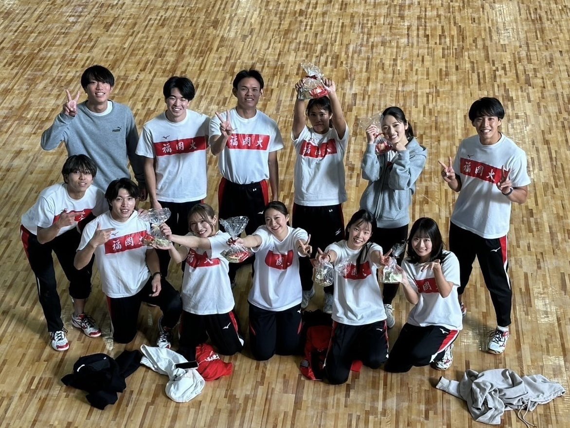 Fukudai_sprint's tweet photo. 🏃‍♂️学部祭🏃‍♀️

本日、スポーツ科学部の学部祭が行われました！
ゼミ対抗の10人11脚では息を合わせて走り抜き、信岡ゼミが見事3連覇しました✨✨
部活動対抗リレーは見事女子優勝🥇です！！
圧巻のチームワークを発揮できた学部祭になりました‼️ https://t.co/qev4z1QqYq