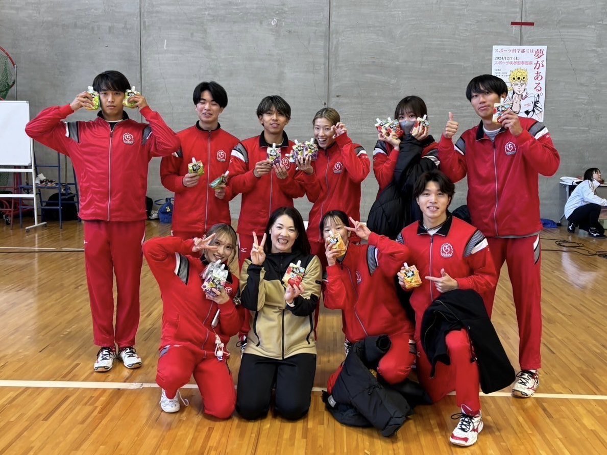 Fukudai_sprint's tweet photo. 🏃‍♂️学部祭🏃‍♀️

本日、スポーツ科学部の学部祭が行われました！
ゼミ対抗の10人11脚では息を合わせて走り抜き、信岡ゼミが見事3連覇しました✨✨
部活動対抗リレーは見事女子優勝🥇です！！
圧巻のチームワークを発揮できた学部祭になりました‼️ https://t.co/qev4z1QqYq