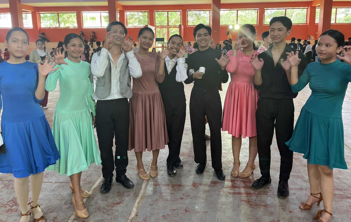 mini_tipanya's tweet photo. My last DS FAMILY! lovelots! 🫂 https://t.co/IS80SBboHg