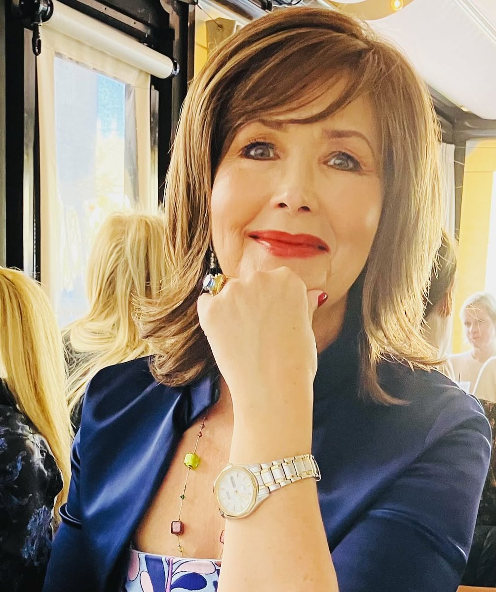 Janine Turner tweet media