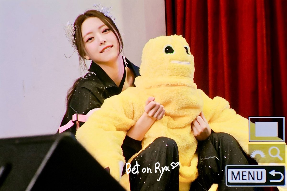 betonryu_srj's tweet photo. 241207 상하이 팬싸

오늘의 #신자매 

#ITZY #있지 #RYUJIN #류진
#YUNA #유나 
@ITZYofficial https://t.co/IFQiZJfGWf