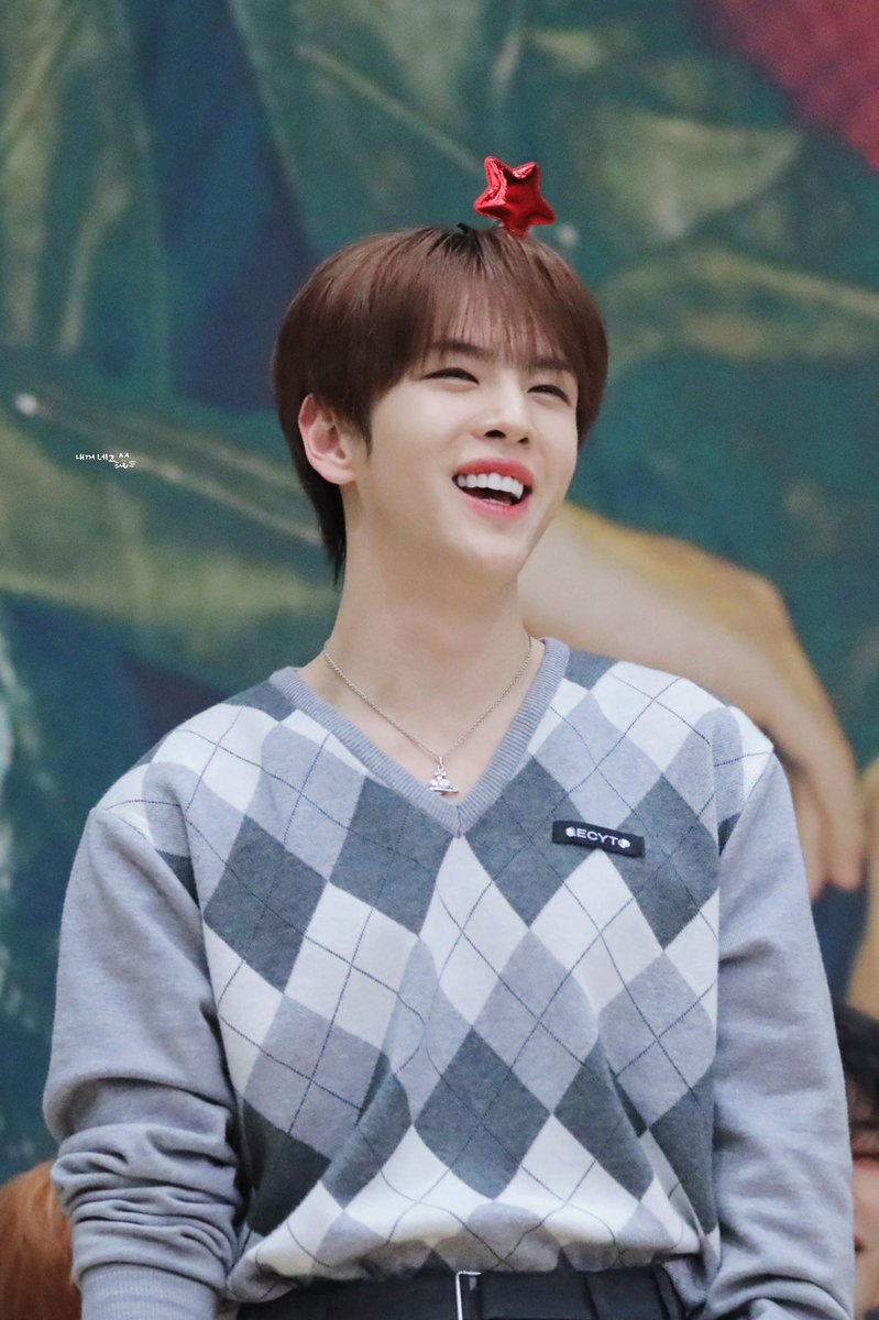 241207 미니팬미팅

예쁜 얼굴😚😚

#앨런 #ALLEN #크래비티 #CRAVITY #アレン