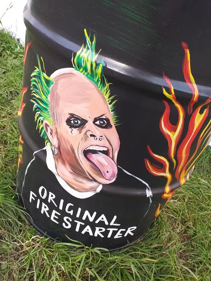 GlastoPhot0's tweet photo. #Glastonbury #photograghy #photooftheday
🎨 #GlastoBinPainters https://t.co/3jVzmUNSqj