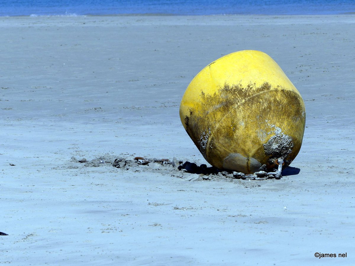 jamesnel's tweet photo. “A buoy lying on the beach may no longer guide ships, but it still reminds us of where safety lies.” – Copilot
#west_coast #south_africa #jamesnel #travel #photography #sooc @YouPic.com/photographer/jamesnel/ https://t.co/8nOVZp411l