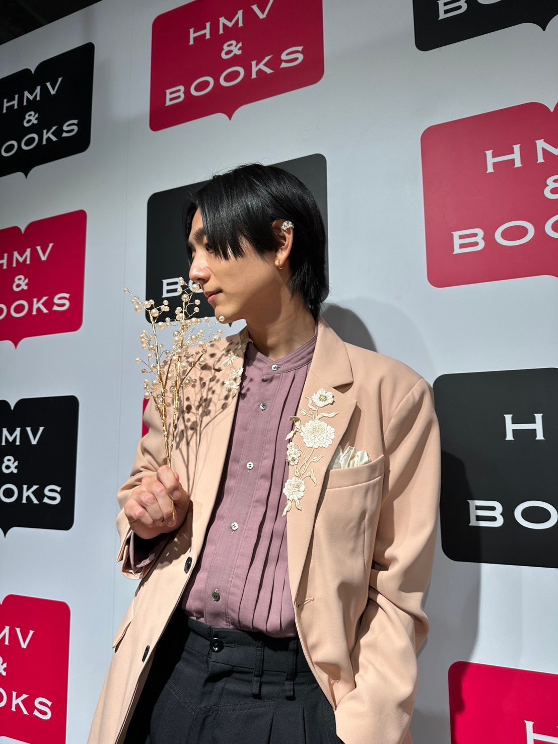 Amazon.co.jp: 駒木根葵汰 1st写真集 Key : 駒木根 葵汰: 本