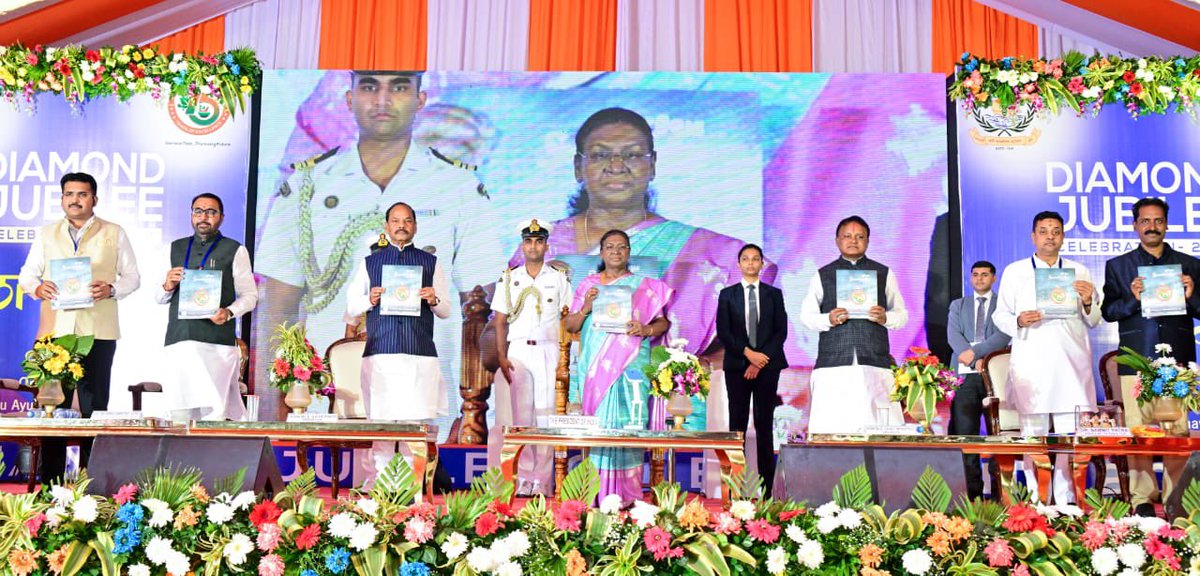 moayush's tweet photo. The attendees of the event also included Hon'ble Governor of Odisha Shri @dasraghubar,  Hon'ble Chief Minister of Odisha Shri @MohanMOdisha, Hon’ble M.P. of Puri Shri @sambitswaraj, and the Hon'ble MLA of Puri, Shri Sunil Kumar Mohanty. https://t.co/QFg3su4gFR