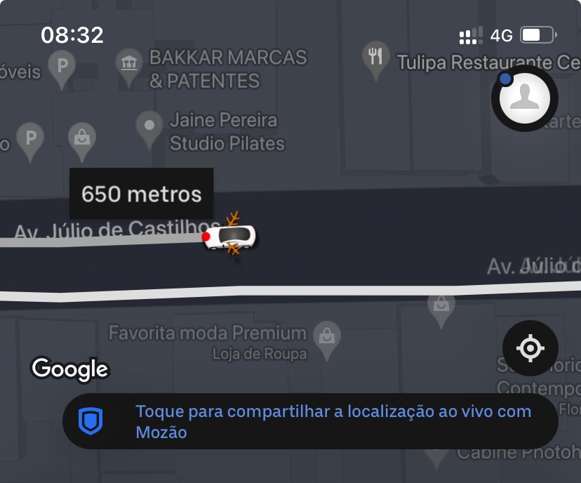 A uber fantasiou o carro do app de hena natalina 🤣