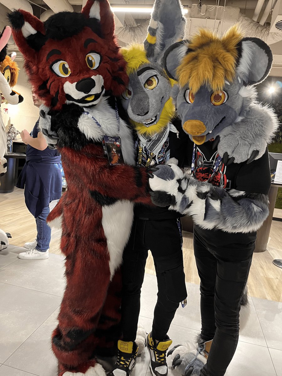 They are just waiting for you to hug them 🥺🥺🥺

⚪️🐇🟡 : <a href="/Kic4jec/">Kicek 🥕</a> 
⚪️🐾🟠 : <a href="/ZellZapaven/">Zell Zapaven</a>