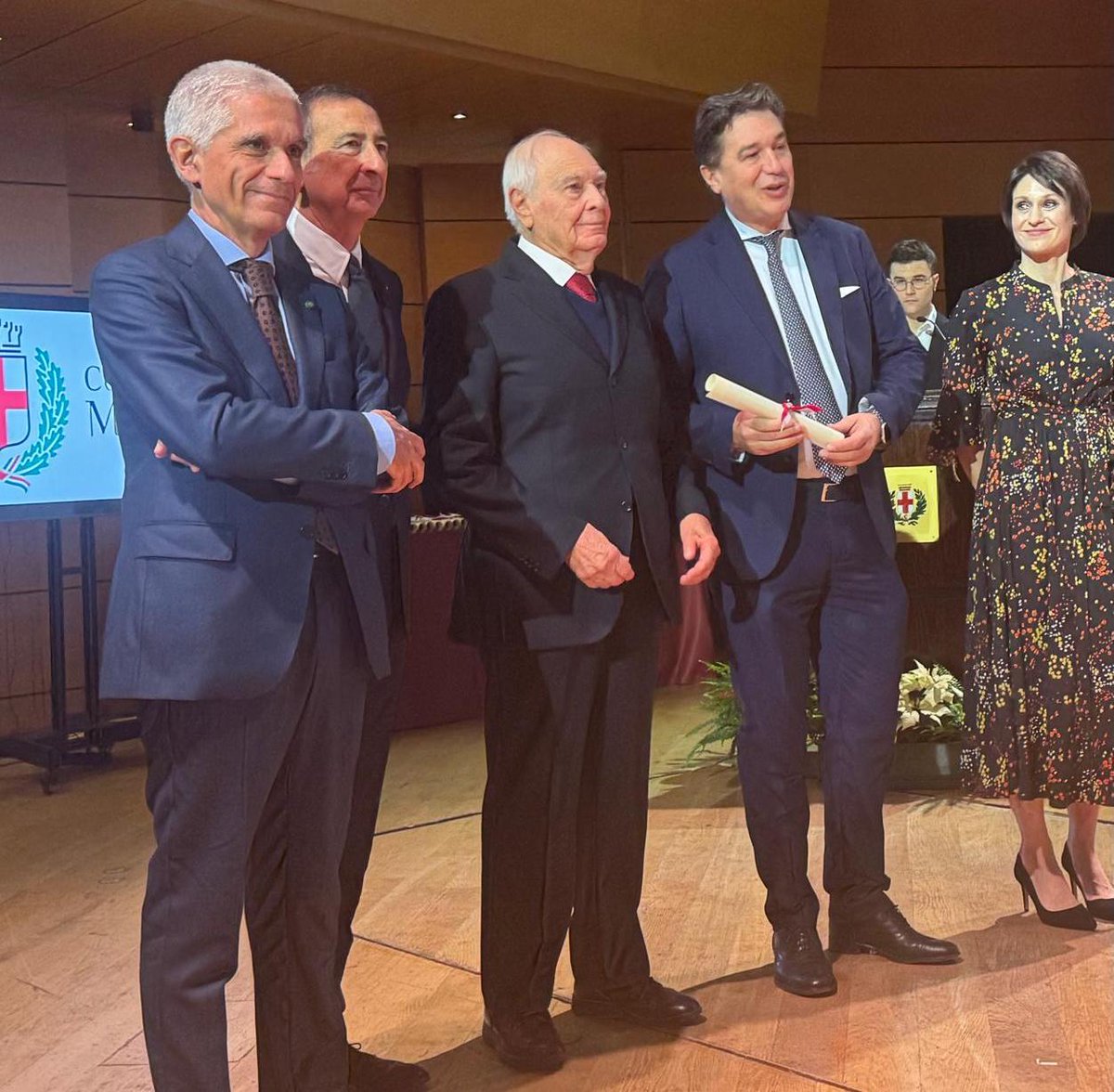 policlinicoMI's tweet photo. Il Comune di Milano premia con l'Ambrogino la prima organizzazione di trapianto in Italia, nata proprio in #PoliclinicoMI
▶️ https://t.co/Qdg7qcbcr4
#Ambrogino #AmbroginoMilano #NITp #Trapianti https://t.co/GkHPWNBhUh