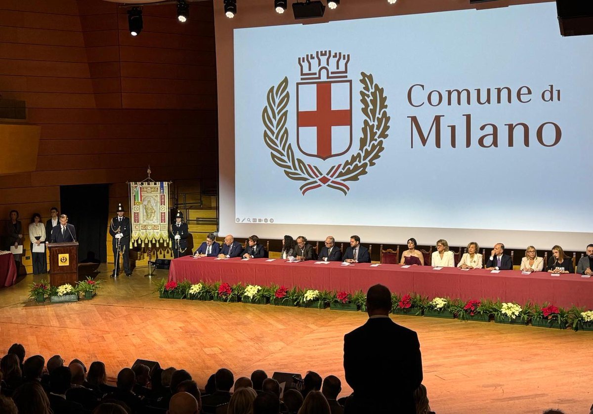 policlinicoMI's tweet photo. Il Comune di Milano premia con l'Ambrogino la prima organizzazione di trapianto in Italia, nata proprio in #PoliclinicoMI
▶️ https://t.co/Qdg7qcbcr4
#Ambrogino #AmbroginoMilano #NITp #Trapianti https://t.co/GkHPWNBhUh
