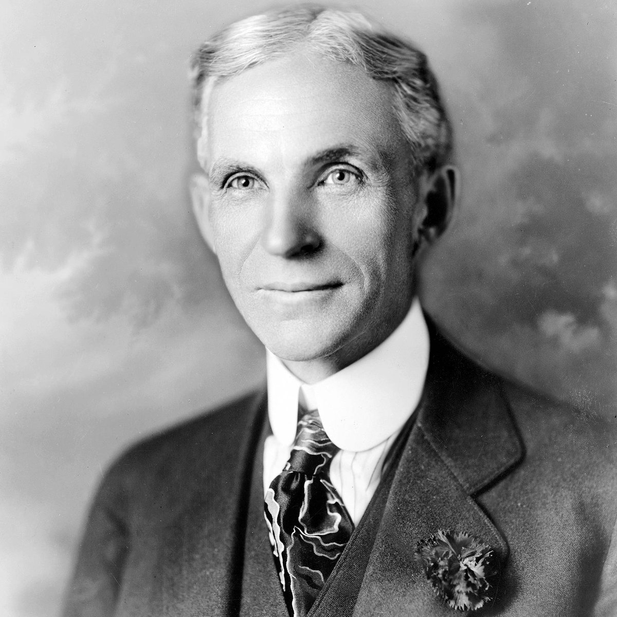 FilosofiaStoica's tweet photo. "Cualquier persona que deja de aprender es viejo, ya sea a los veinte o a los ochenta. Cualquiera que sigue aprendiendo se mantiene joven. La cosa más grande en la vida es mantener la mente joven".

- Henry Ford https://t.co/Vcw0a2gPZM