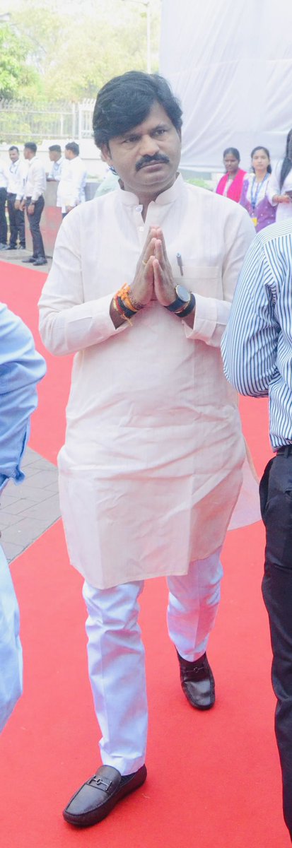 GopichandP_MLA's tweet photo. 📌 विधान भवन, मुंबई... 
विशेष अधिवेशन २०२४ 

#VidhanBhavan 
#Maharashtra #Mumbai 
#VisheshAdhiveshan 
#DevendraFadnavis 
#GopichandPadalkar https://t.co/l2x8rlmCVz