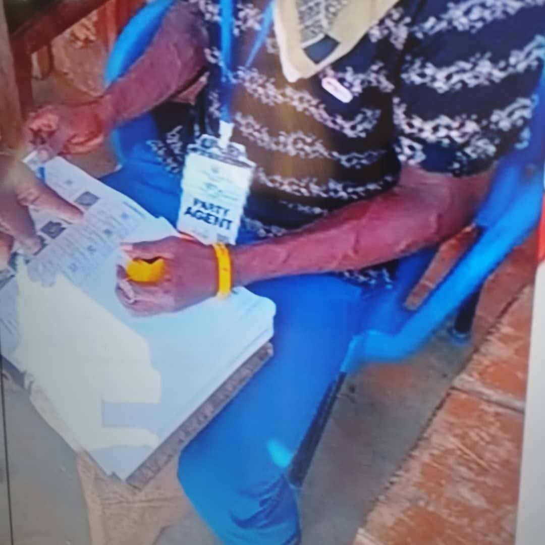 ..<a href="/GhPoliceService/">Ghana Police Service</a> NDC agents in Ashanti Region have been given this yellow device across the board, and it is interfering with the EC system and relaying the processes. It is a scheme to get voters angry and leave. This is their way of getting a low turnout in Ashanti,  Eastern,