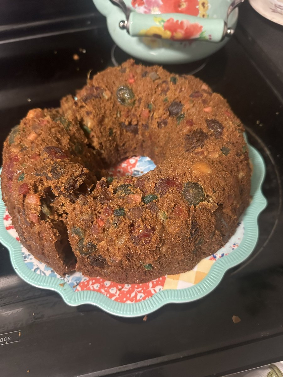 trish tilby's media ethics professor tweet media