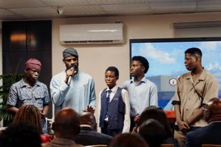 Akinwa8's tweet image. One day Fawaz will tell his Story, from the Slum of Under-bridge Oshodi to full Tech-chubby bro. God bless you @Tunde_OD #ChessInSlum