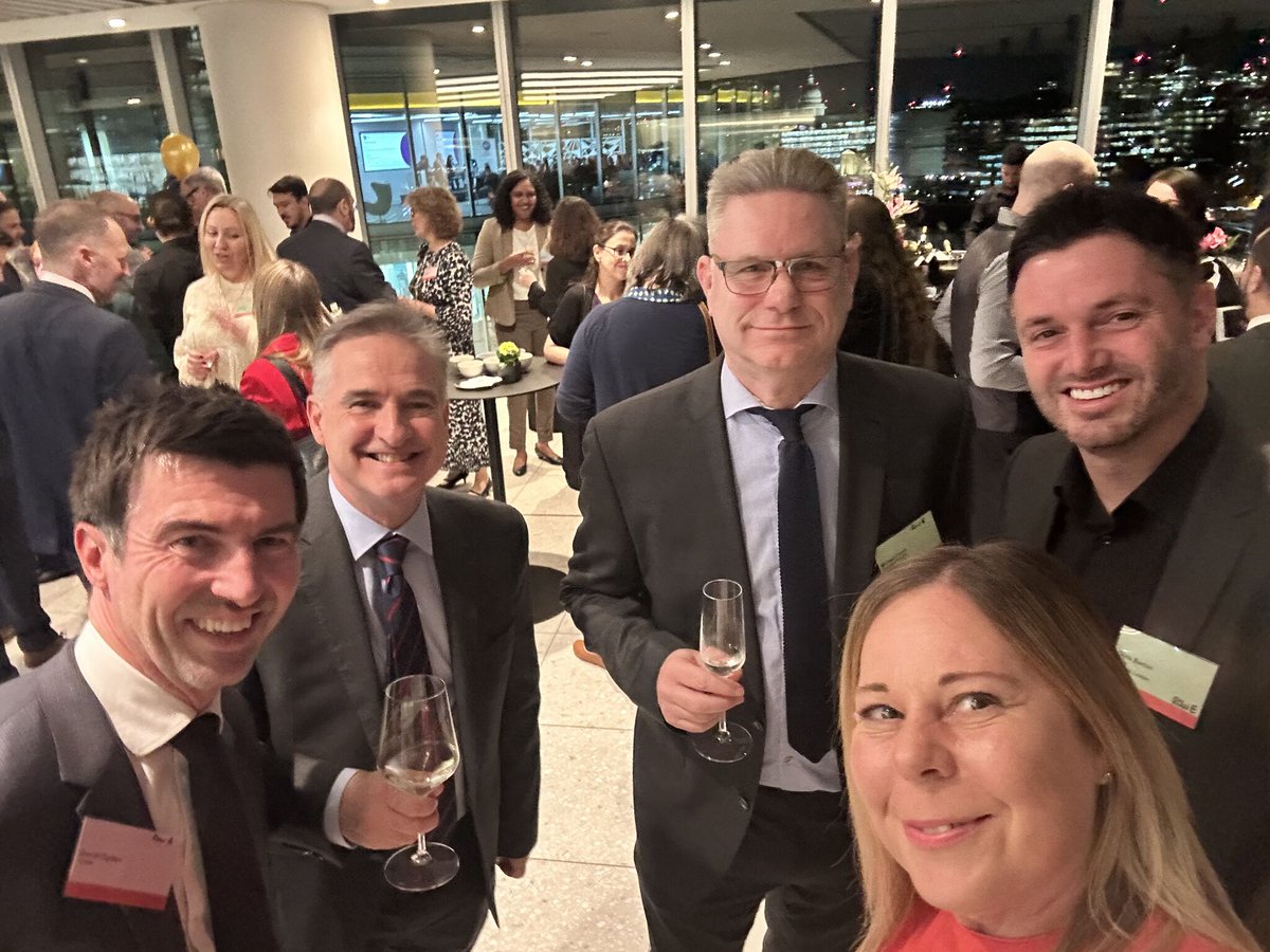 Congrats to Mike Lloyd on completing the Strategic Leaders Programme at the Roads Academy! Balancing this with his role as a Commercial Manager shows true grit and dedication. Well done, Mike! #CRL #RoadAcademy