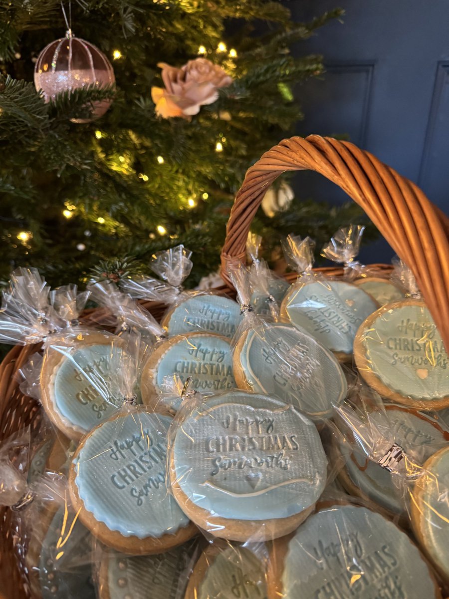 As the long term draws to a close Mrs Wells found time to make biscuits for the girls to take with them. We wish all our Sammies families a wonderful Christmas and look forward to seeing you all back in January.