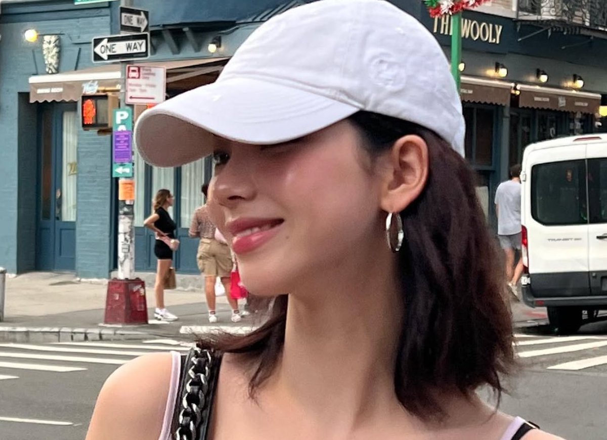 hourly karina tweet media