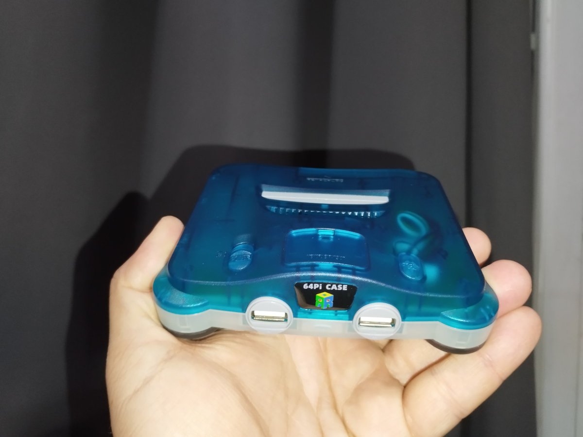 ericlegeek84's tweet photo. Ça y est il est arrivé rapidement j'essaierai de faire la vidéo demain ou lundi ☺️#n64 #retroflag https://t.co/aWEcy3EyBc