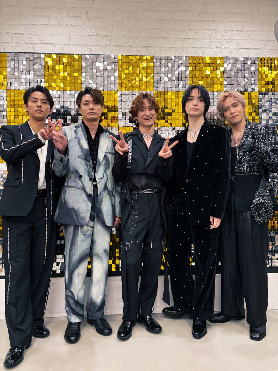 KMF2_0810MENT's tweet photo. 「#withMUSIC」📺
ご覧いただいたみなさん
ありがとうございました✌🏻

トレンド入りもありがとうございます❗️🎉

▶︎▶︎1/8 Release◀︎◀︎
Kis-My-Ft2「Curtain call」
🎬https://t.co/xZhKxdmp7V
💿https://t.co/AA1fKdrvo0

引き続きスペシャルなパフォーマンスをお楽しみください🌟 https://t.co/kW4fQVe6PO