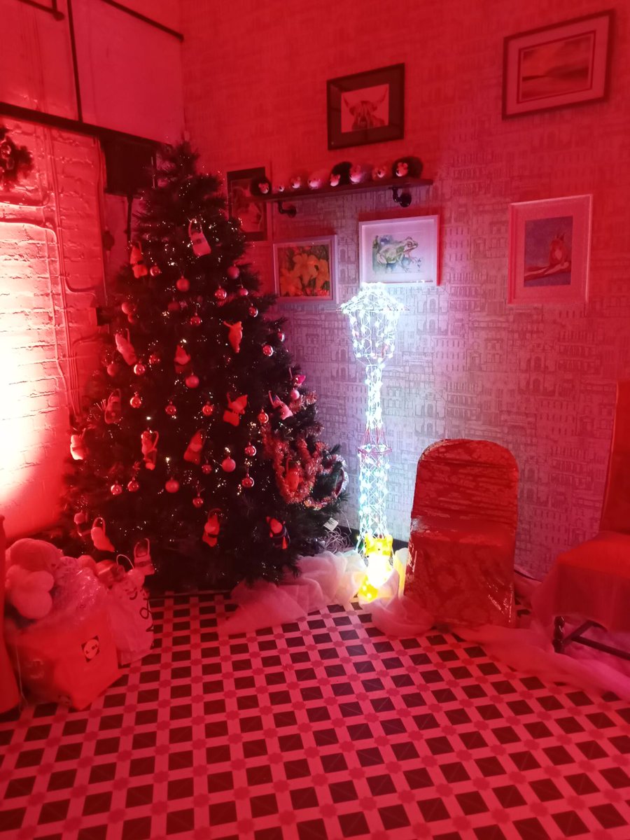 BeFraudAware's tweet photo. #IDtheft - All set for a #HoHoHo busy day for "Santa" gifting our Nanna knitted toys to less advantaged young ones,.... with some sensory lighting &amp; a quiet "grotto" for our non verbal and neuro-divergent little visitors.

Nearly 50k knitted items for vulnerable families.  🫶🎅 https://t.co/RfZTXUhUSp