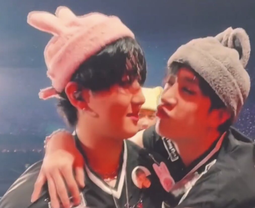youmywatermelon's tweet photo. 🩷🩶 https://t.co/SHbKXLzG26