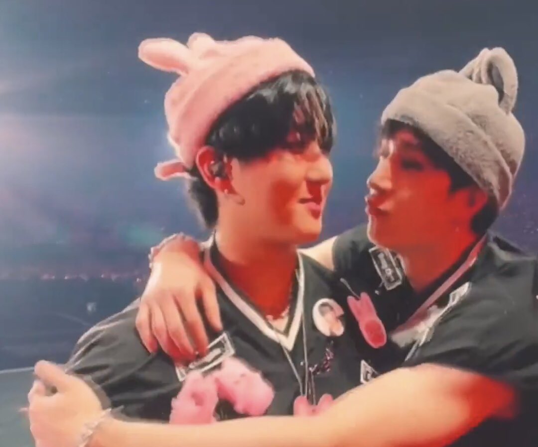 youmywatermelon's tweet photo. 🩷🩶 https://t.co/SHbKXLzG26