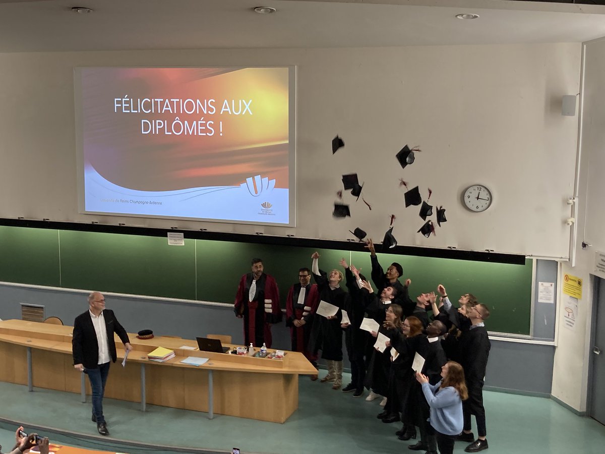 SCIENCES_URCA's tweet photo. Félicitations aux diplômé(e)s 2024 de l’UFR SEN @universitereims #diplomes #etudessuperieures https://t.co/87y3Q5wKfo