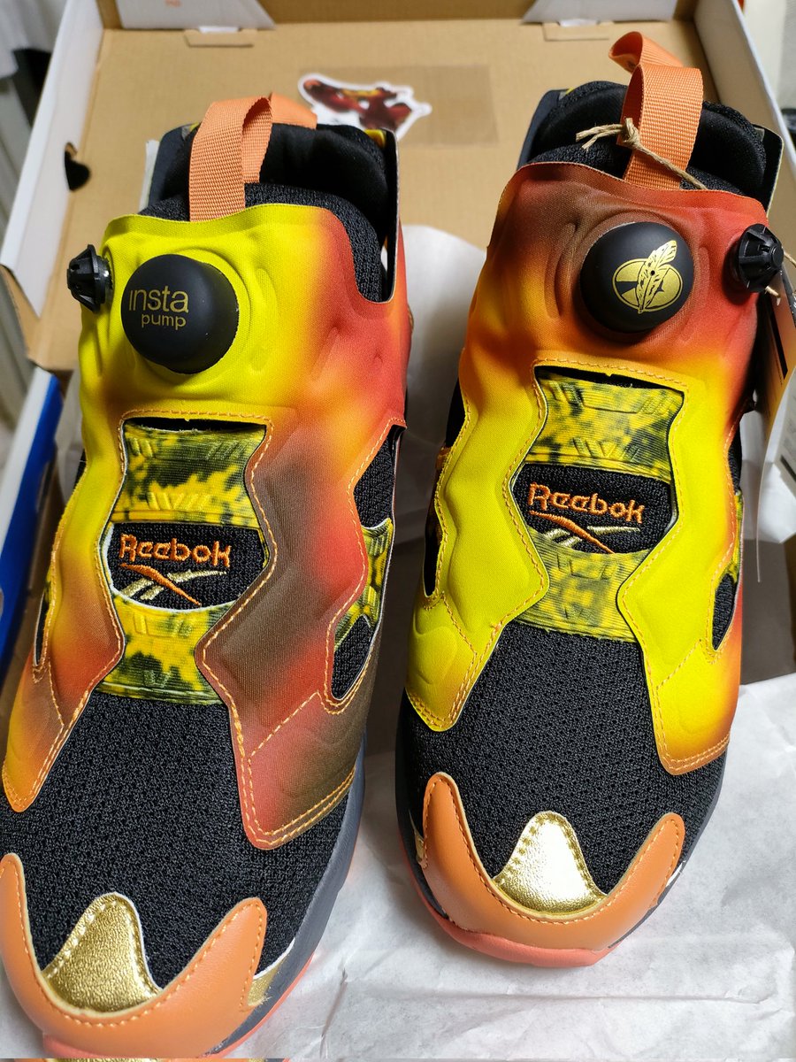 これは酷すぎる。 「大胆に稲葉浩志の顔をプリントし」と商品紹介で