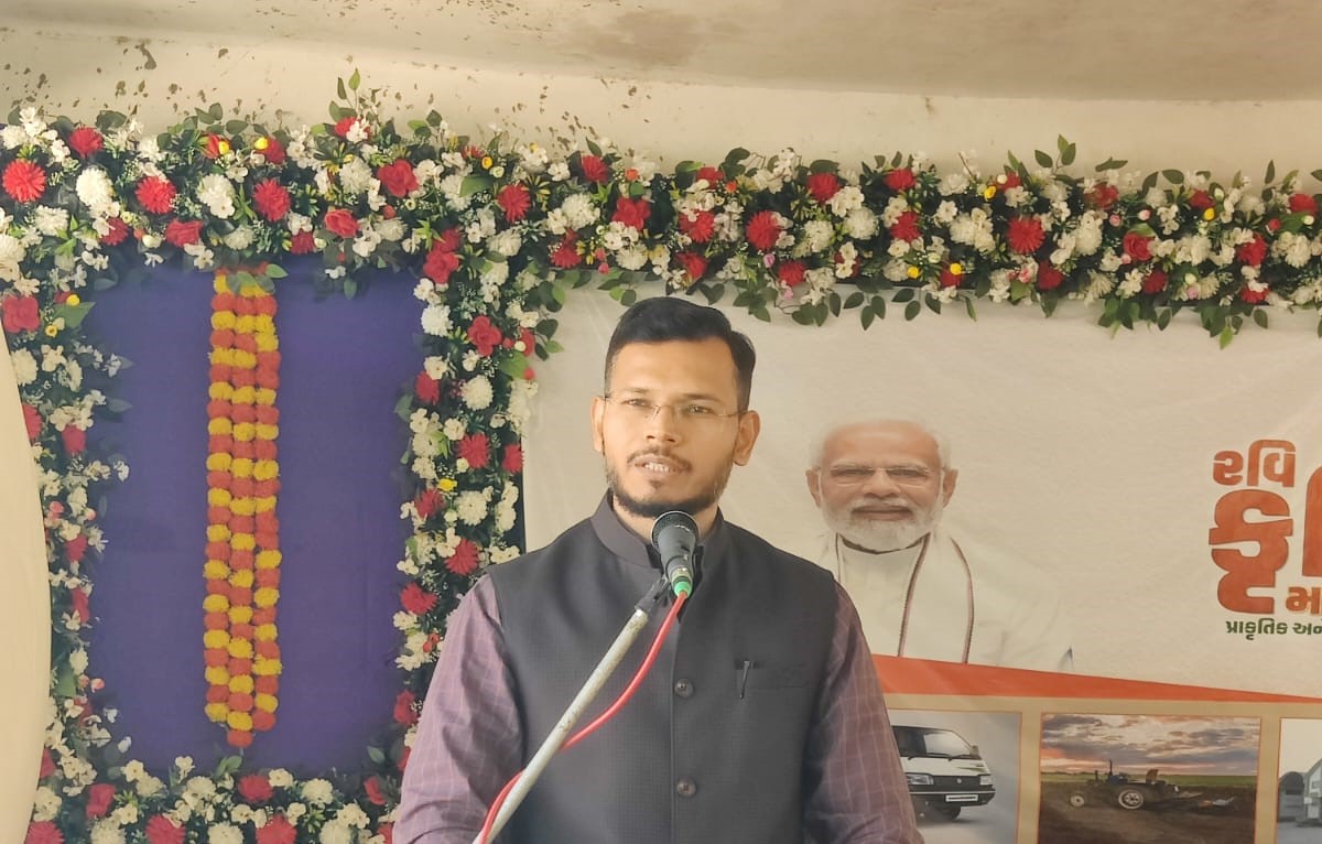 Infoamreligog's tweet photo. જિલ્લા કલેકટર શ્રી અજય દહિયાએ લાઠી ખાતેના રવી કૃષિ મહોત્સવમાં સહભાગી બન્યા : ખેડૂતોને પ્રાકૃતિક ખેતી અપનાવવા કર્યો અનુરોધ

@CMOGuj @InfoGujarat @CollectorAmr @ddoamreli https://t.co/UvqSHb3KjX