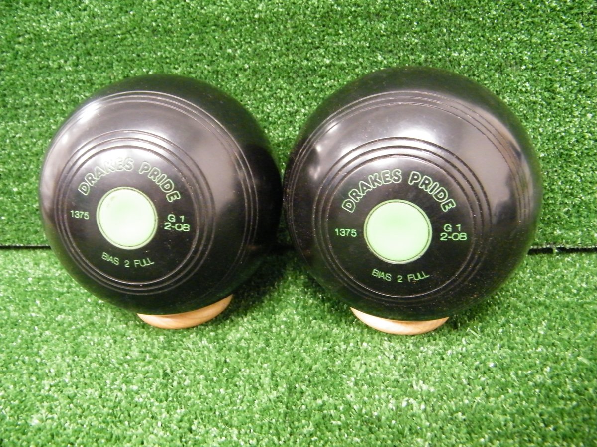 WellBowled's tweet photo. We're listed some pairs of used Crown Green bowls on eBay this morning, you can view them here: https://t.co/PhId6z97Dp https://t.co/Pws8FHQeEr