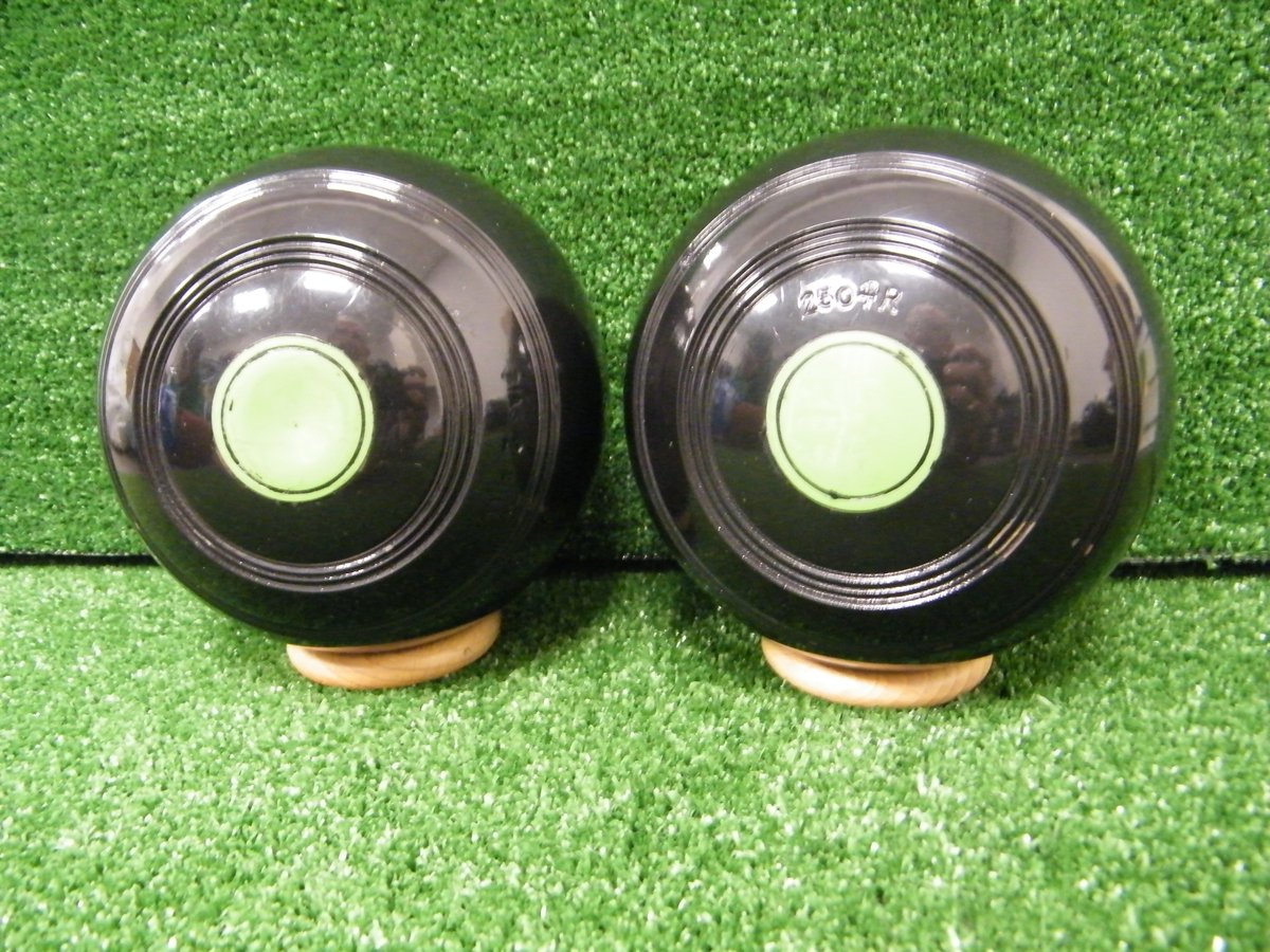 WellBowled's tweet photo. We're listed some pairs of used Crown Green bowls on eBay this morning, you can view them here: https://t.co/PhId6z97Dp https://t.co/Pws8FHQeEr