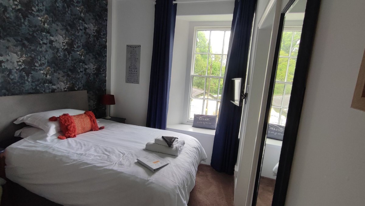 TheBBDirectory's tweet photo. 🏡 Score Valley Country House offers a unique B&amp;B experience with 8 beautifully furnished en-suite rooms, each with its own character and many showcasing original period features like fireplaces
https://t.co/qmK0OvYJ0s 
#ExmoorEscape #DevonCountryside #FamilyFriendly #WarmWelcome https://t.co/OrqiNHhqos