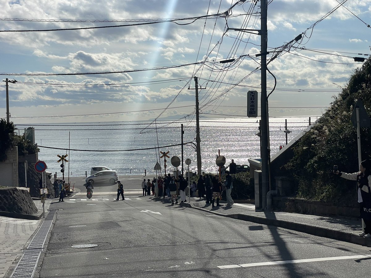 motobss_mack's tweet photo. 今日は車にロードバイク積んで、辻堂海浜公園に車停めて鎌倉高校前の様子を伺って、そのまま二宮辺りまで海沿いライドしてきた！時間が時間だけにめっちゃ逆光… #ロードバイク #roadbike #sunpeed https://t.co/6nLnKfJprh