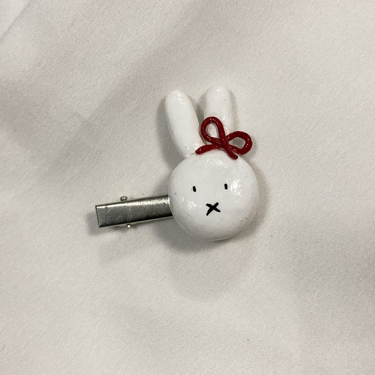 bOrnwithapril's tweet photo. 🐰 rabbit hair clip 

— 39 ฿
( have only one! )
˚₊·—̳͟͞͞ ✿ ready to ship ✅

📮only 40 bth 
buy 150 free shipping 📦

order via dm 📲

•เนื่องจากเป็นงานhand made 100% อาจมีตำหนิจากสี การปั้น การระบายสี ขอคนเข้าใจและรับได้นะคะ 🥹⭐️

#กิ๊บติดผม #ตลาดนัดลูกปัด #ทีมมมส #มมส https://t.co/5wpJIQLdt2